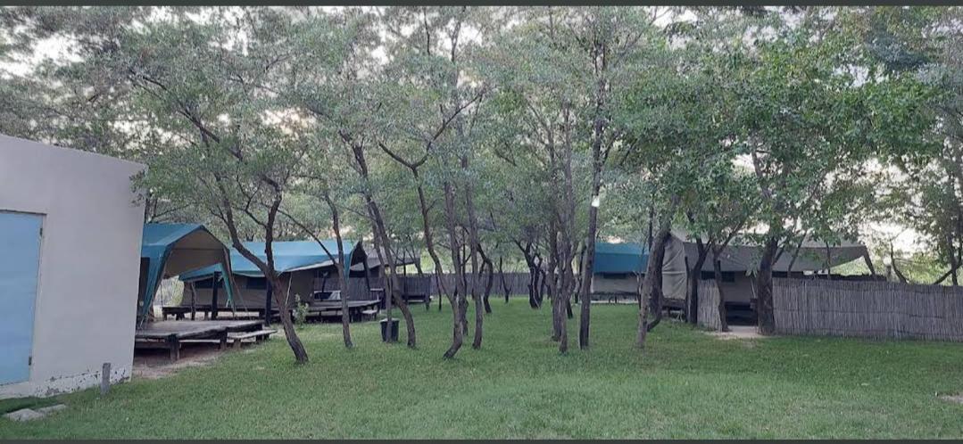 Camp Hogo Kavango Рунду Экстерьер фото